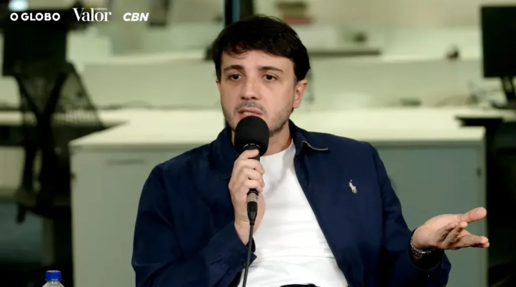 Rádio 105 FM — Renan Santos, candidato à Presidência pelo Missão, em sabatina no O Globo, Valor e CBN Reprodução O candidato do Missão à Presidência da República, Renan Santos, defendeu nesta quinta-feira (27) que a Justiça do Trabalho caminhe para a “obsolescência e substituição” e que demandas trabalhistas passem a ser resolvidas na Justiça Cível. “Eu acho que [&hellip;]